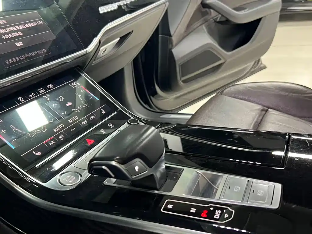 Audi A8 2019 — фото 14