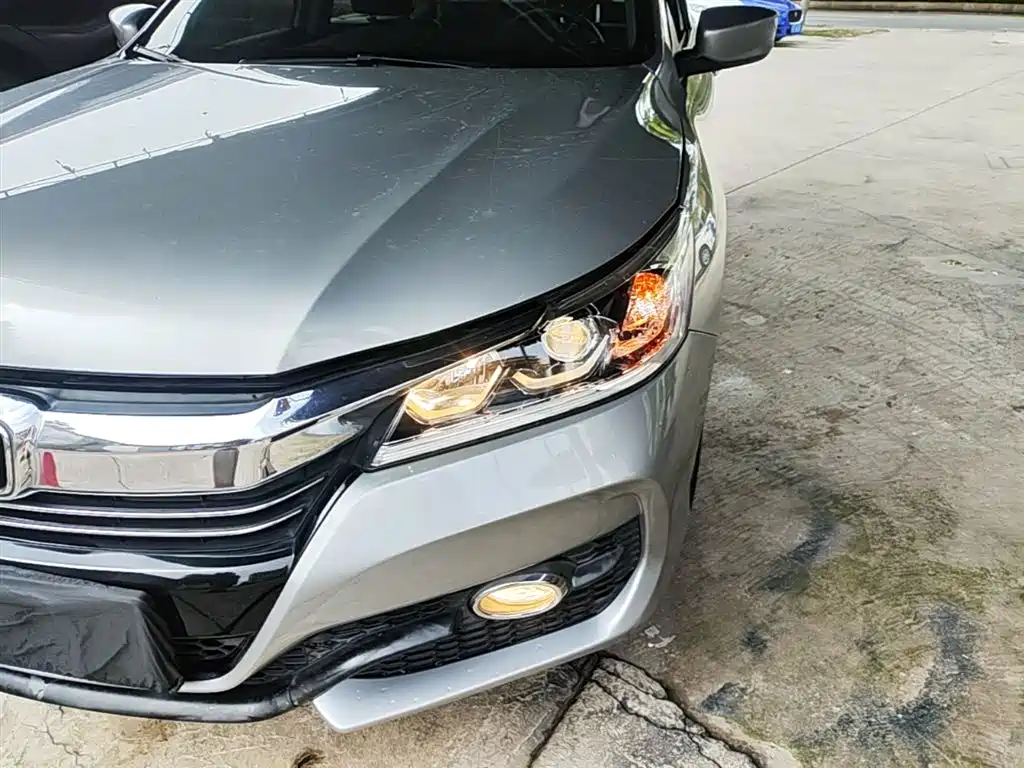 Honda Accord 2017 — фото 24