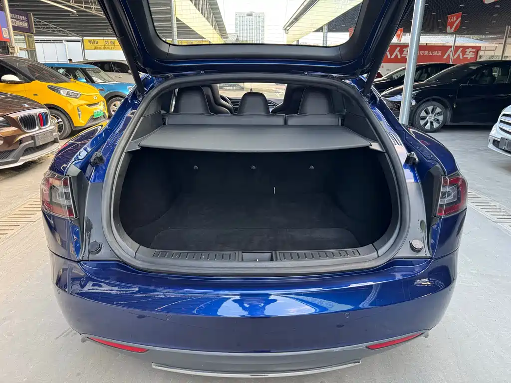 Tesla Model S 2016 — фото 12