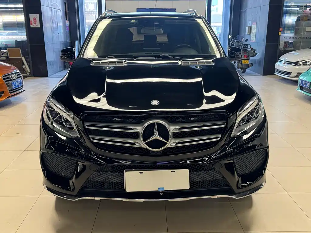 Mercedes-Benz GLE 2017 — фото 11