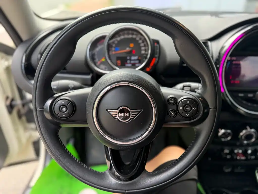 MINI Clubman 2019 — фото 14