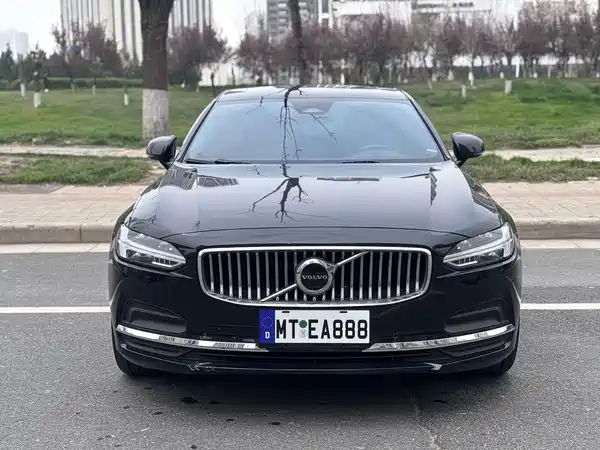 Volvo S90 2022