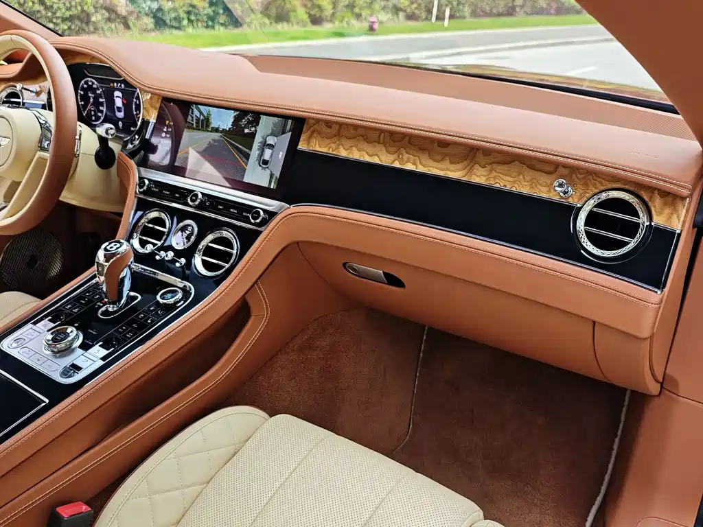 Bentley Continental 2019 — фото 11