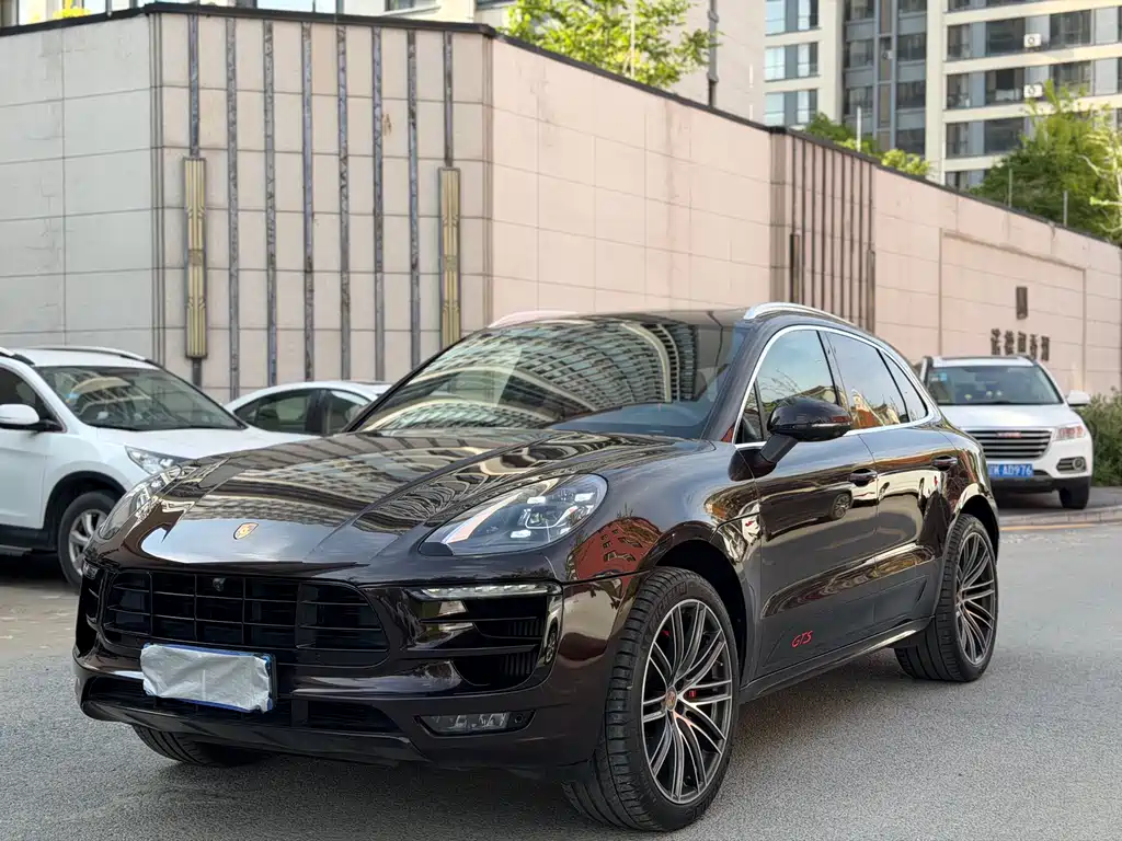Porsche Macan 2017 — фото 1