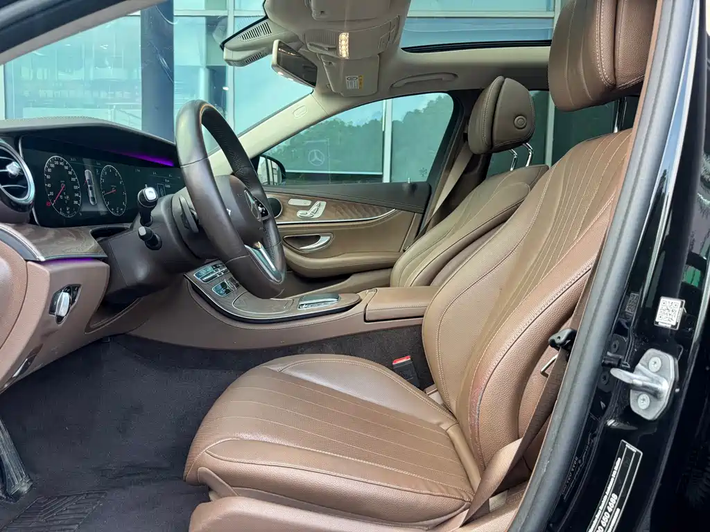 Mercedes-Benz E-Class 2019 — фото 15