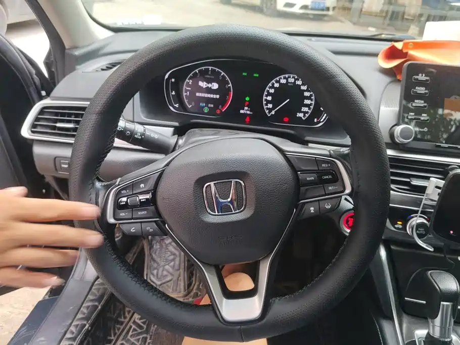 Honda Accord 2020 — фото 15