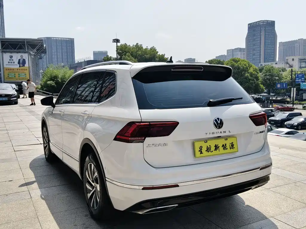Volkswagen Tiguan L PHEV 2021 — фото 7
