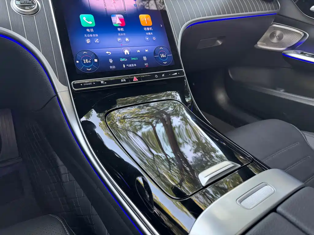 Mercedes-Benz C-Class 2025 — фото 12