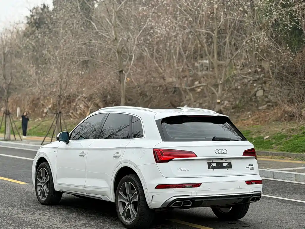 Audi Q5L 2021 — фото 13