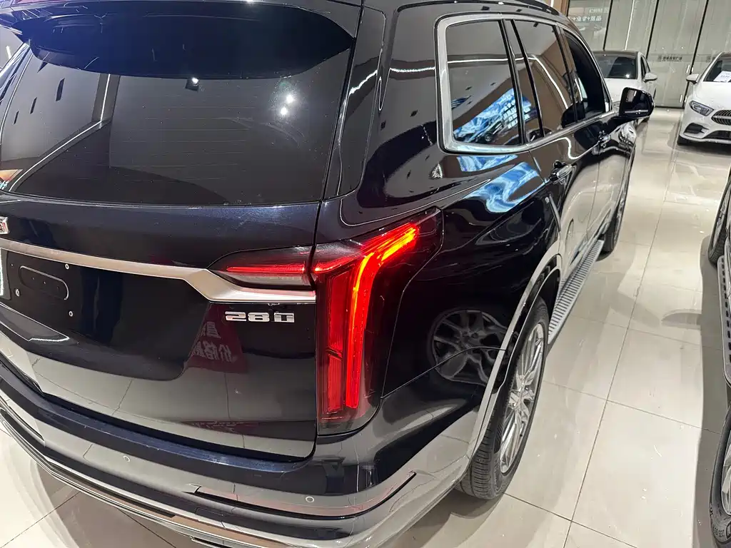 Cadillac XT6 2021 — фото 11