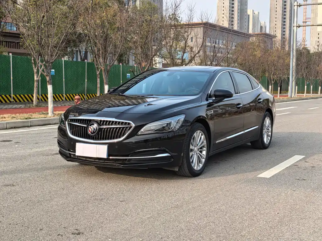 Buick LaCrosse 2019 — фото 1