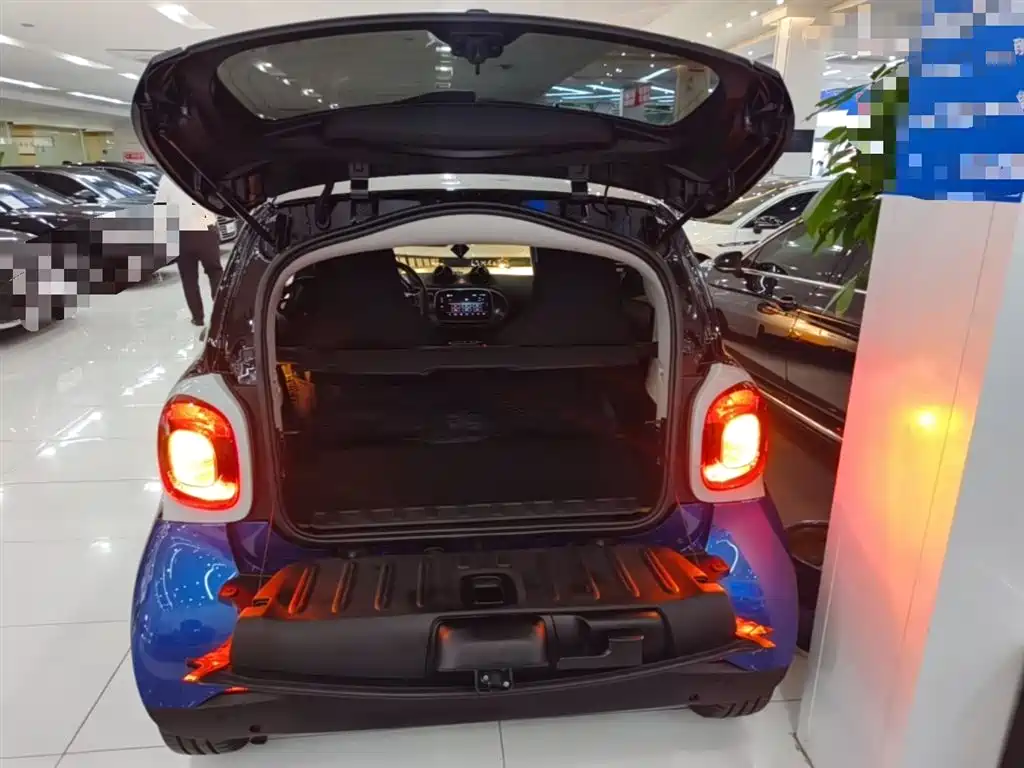 smart Fortwo 2019 — фото 19