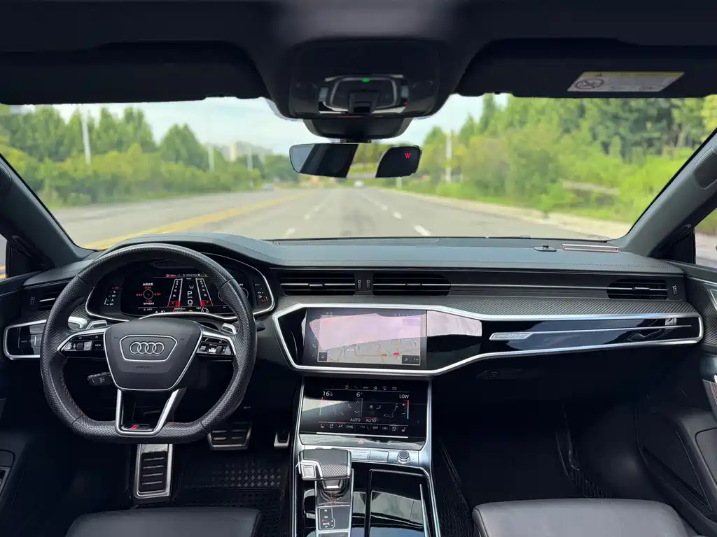 Audi RS 7 2021 — фото 15