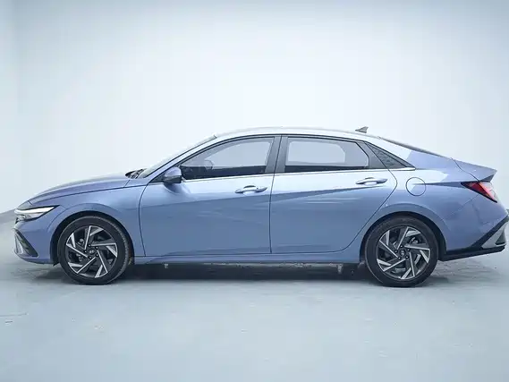 Hyundai Elantra 2024