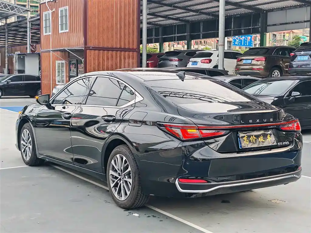 Lexus ES 2025 — фото 7