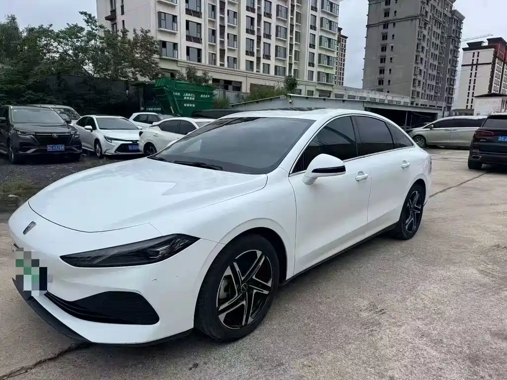 Roewe D7 2024 — фото 1