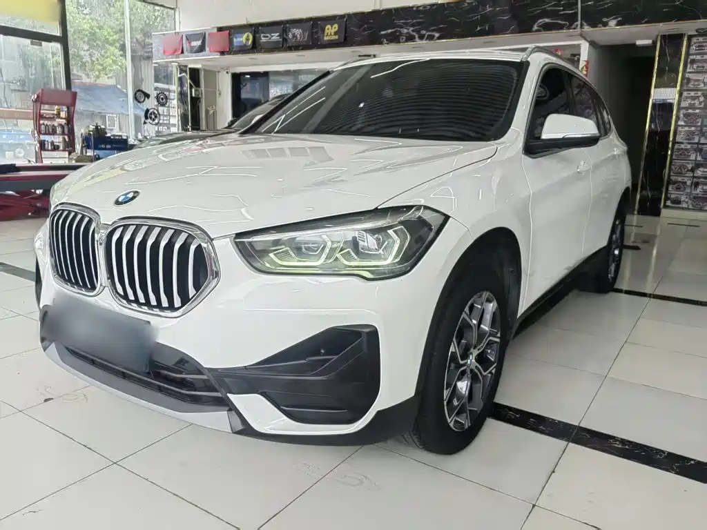 BMW X1 2021 — фото 1