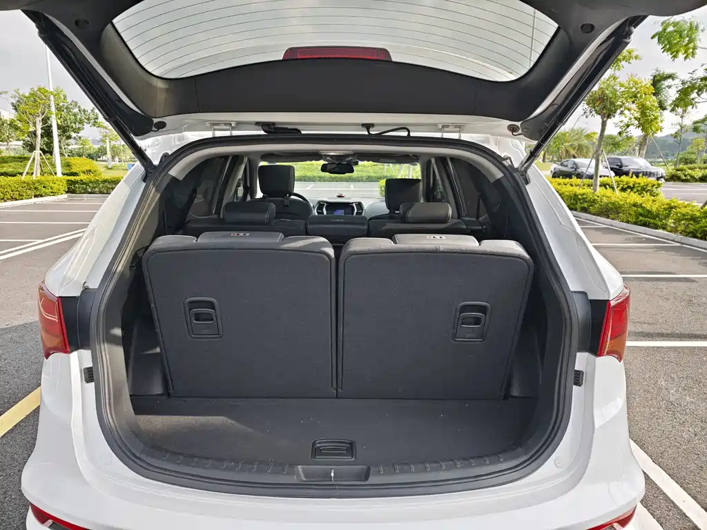 Hyundai Santa Fe 2018 — фото 12