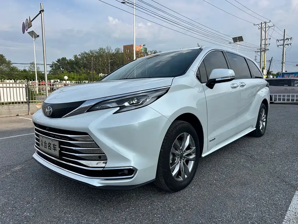 Toyota Sienna 2024