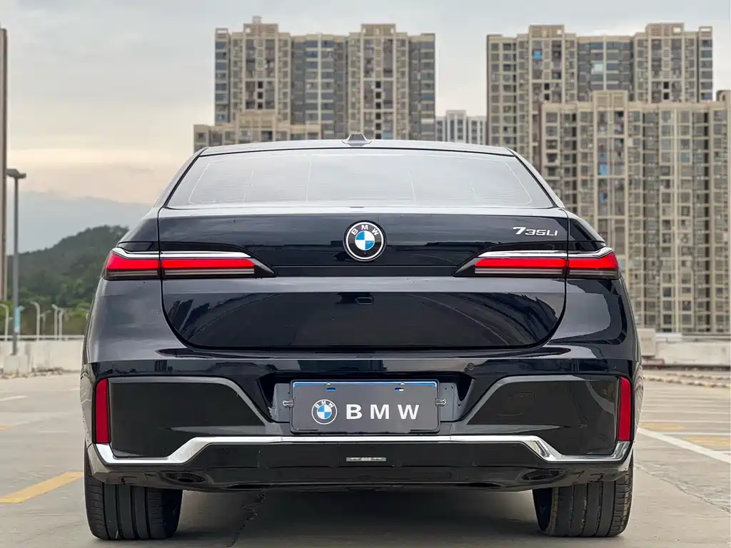 BMW 7 Series 2025 — фото 10