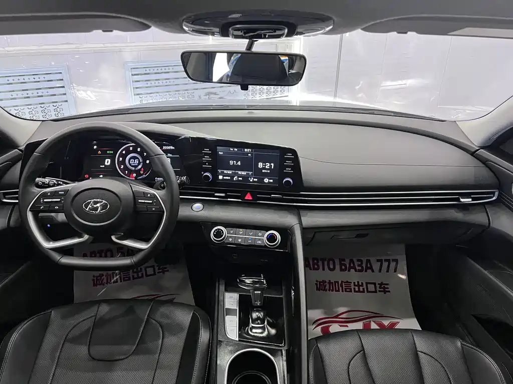 Hyundai Elantra 2022 — фото 15