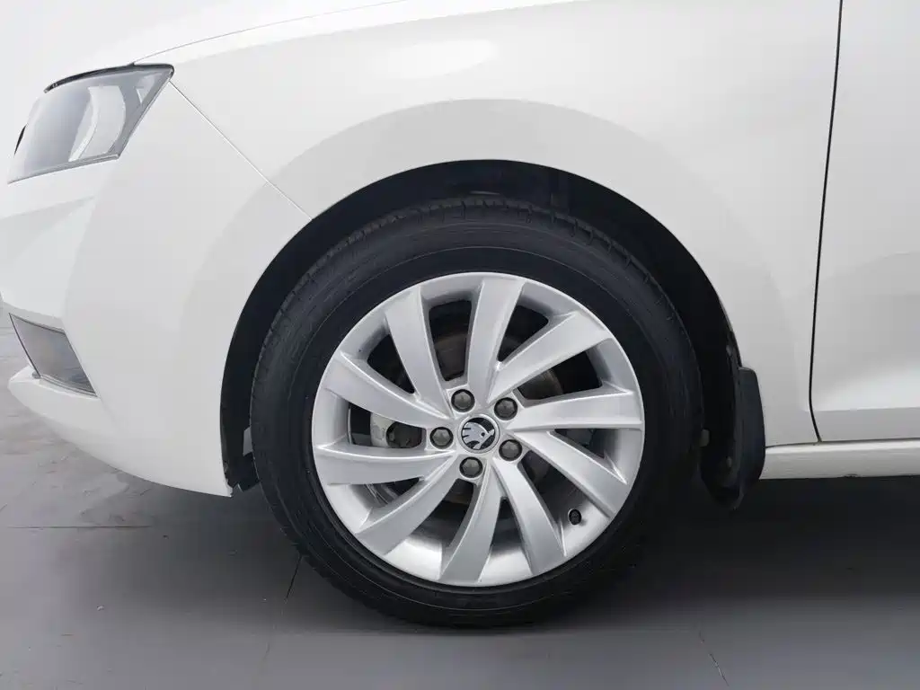 Skoda Rapid 2019 — фото 17