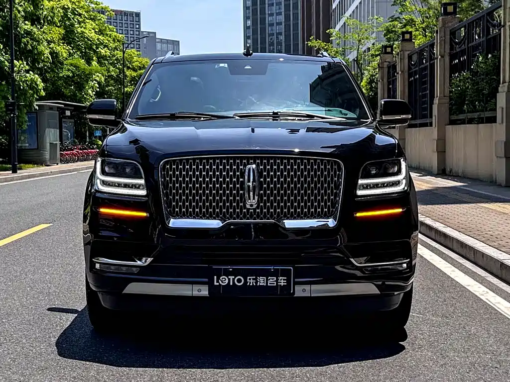 Lincoln Navigator 2021 — фото 2