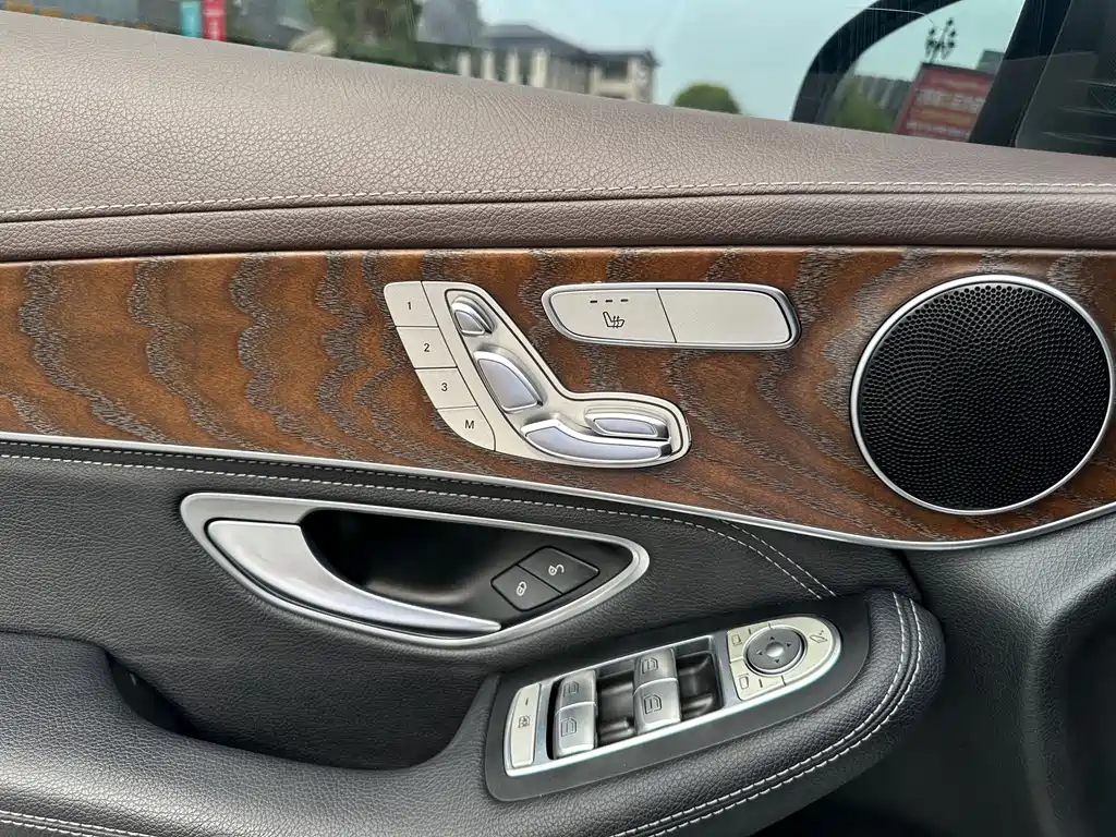 Mercedes-Benz GLC 2019 — фото 12