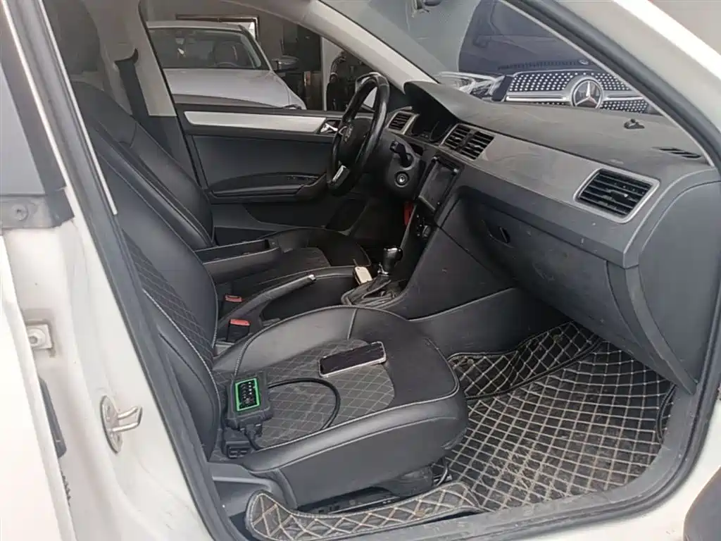 Skoda Rapid Spaceback 2019 — фото 25
