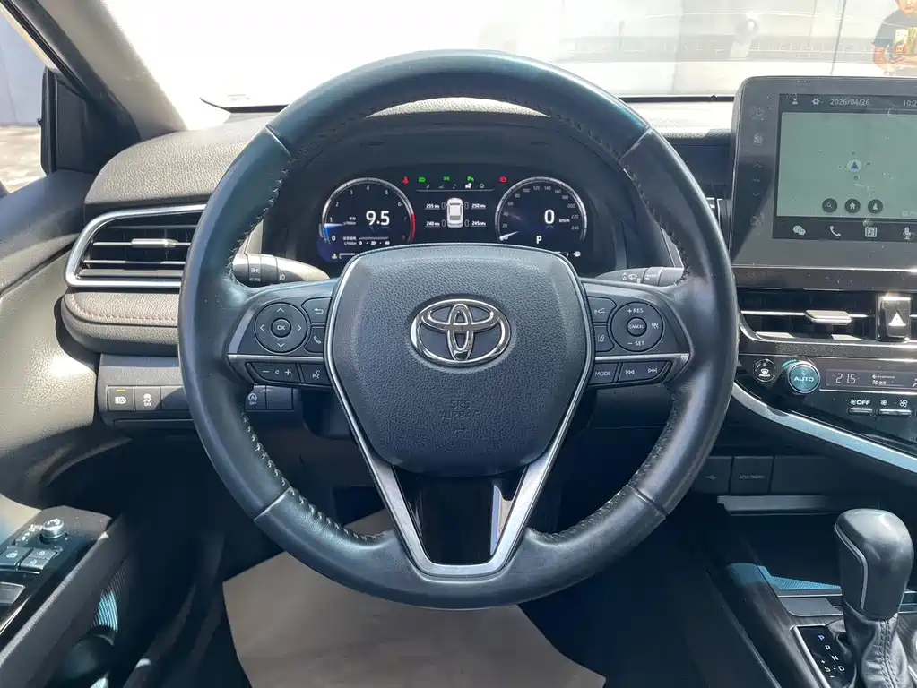 Toyota Camry 2023 — фото 16