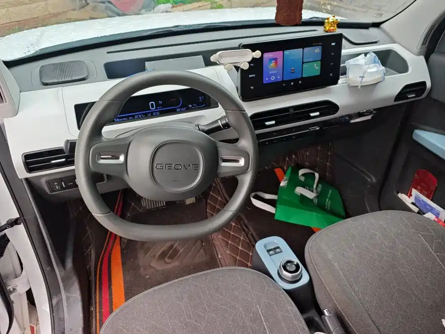 Geely Galaxy Panda 2025 — фото 12