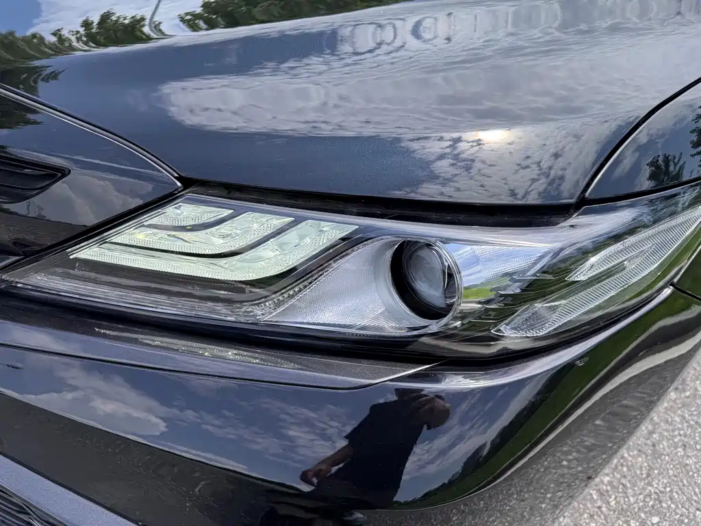 Toyota Camry 2023 — фото 16