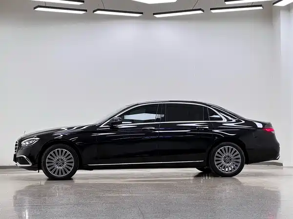 Mercedes-Benz E-Class 2023