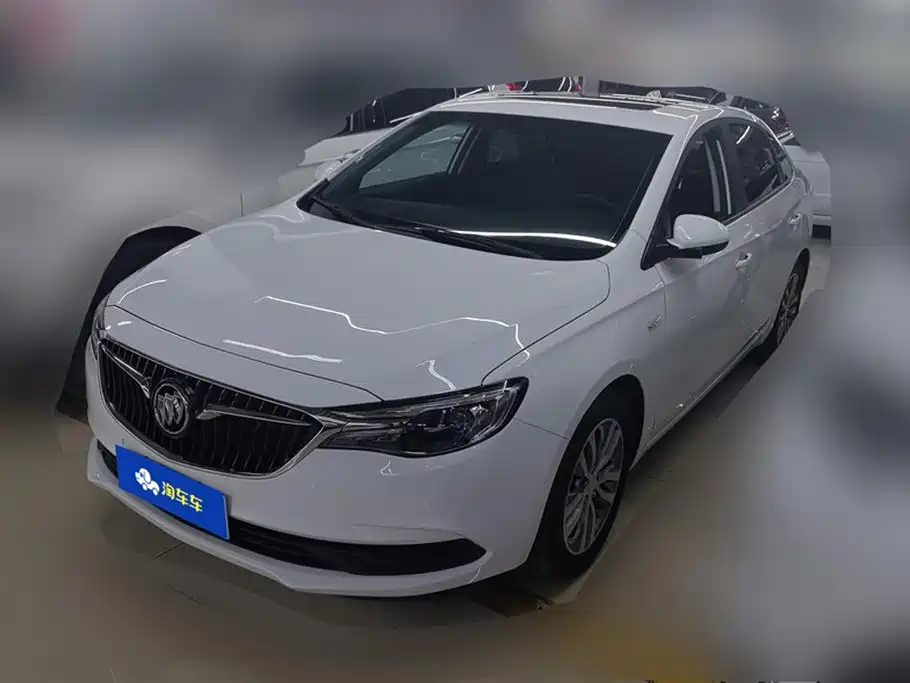 Buick Excelle 2018 — фото 1