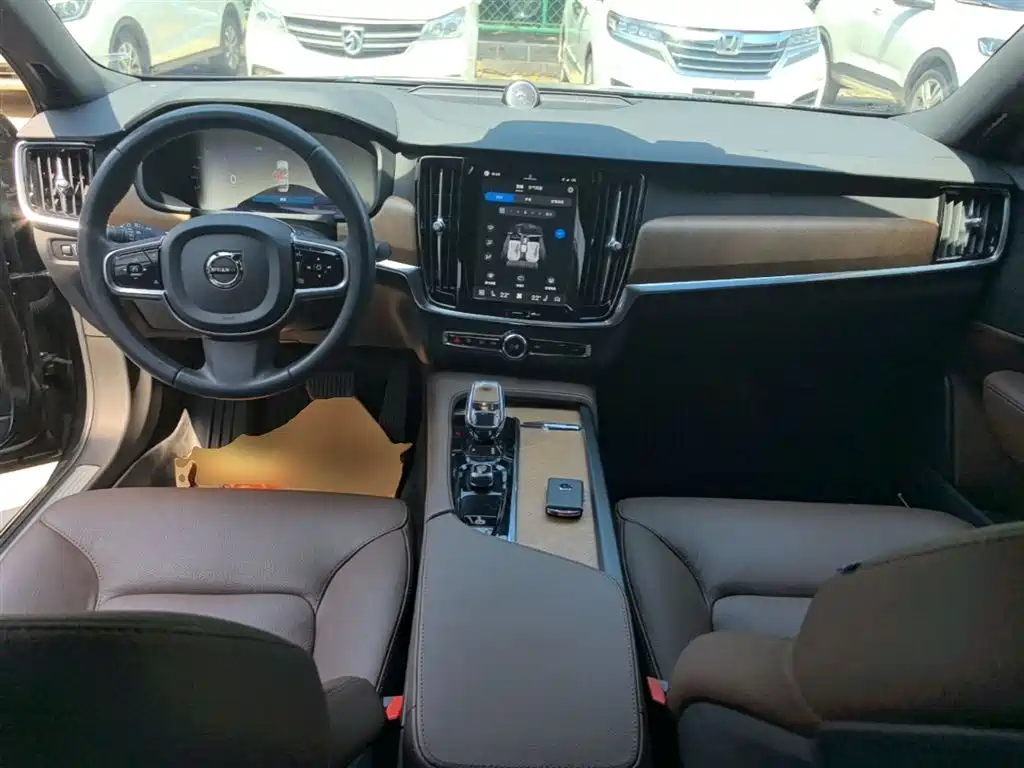 Volvo S90 2022 — фото 10