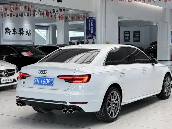 Audi A4L 2018