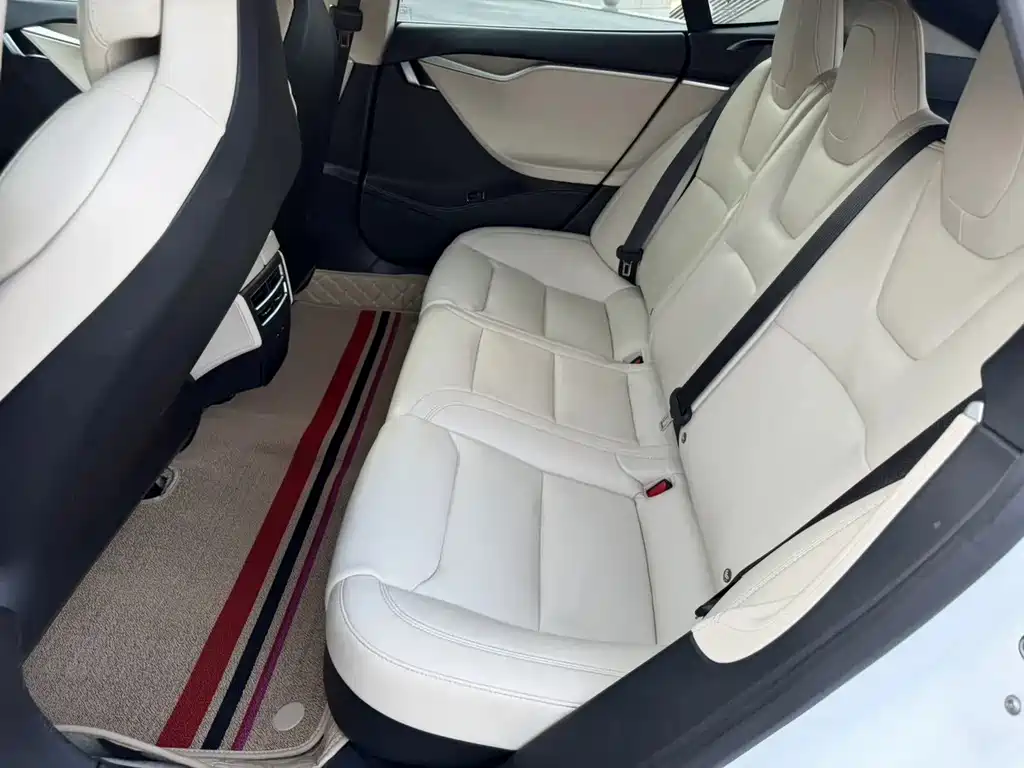 Tesla Model S 2018 — фото 9