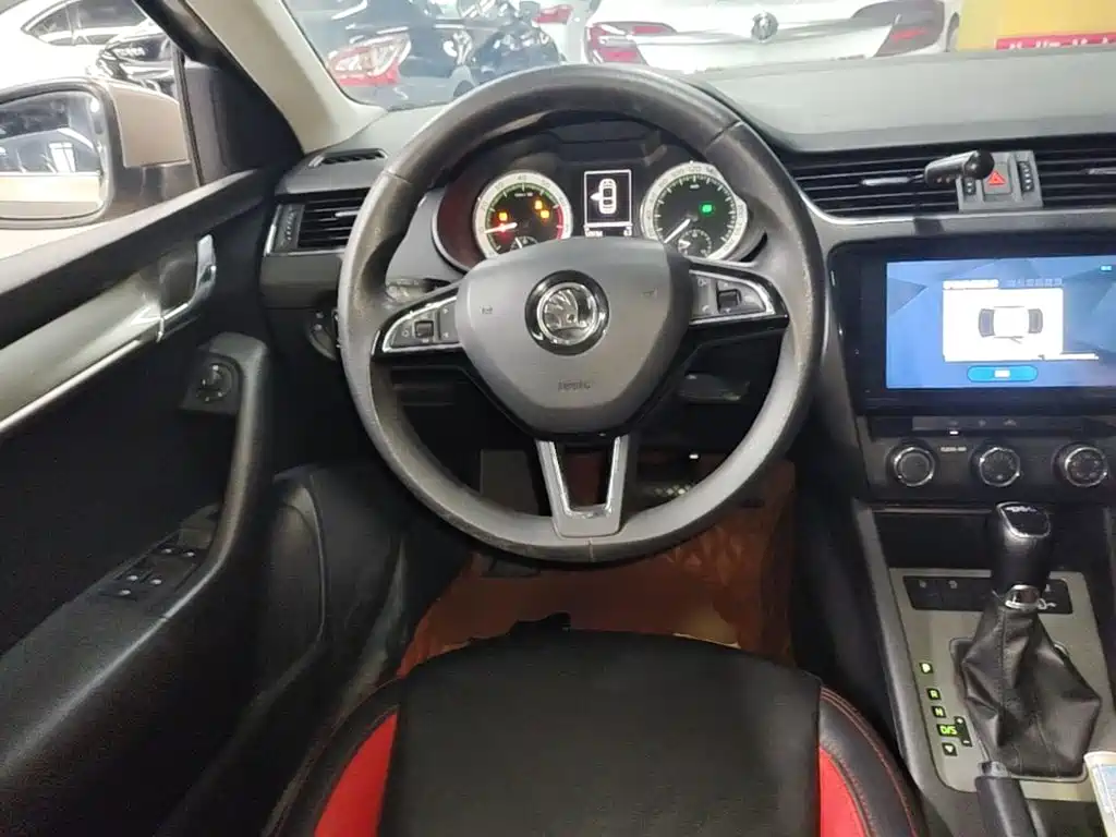 Skoda Octavia 2020 — фото 11