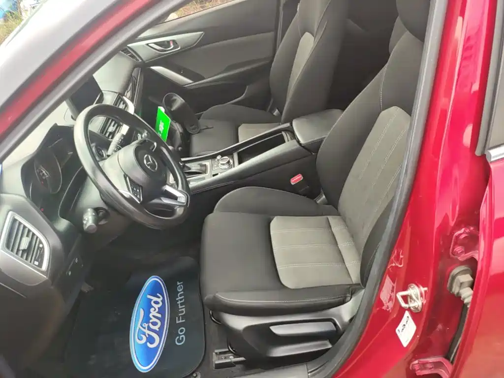 Mazda CX-4 2018 — фото 15