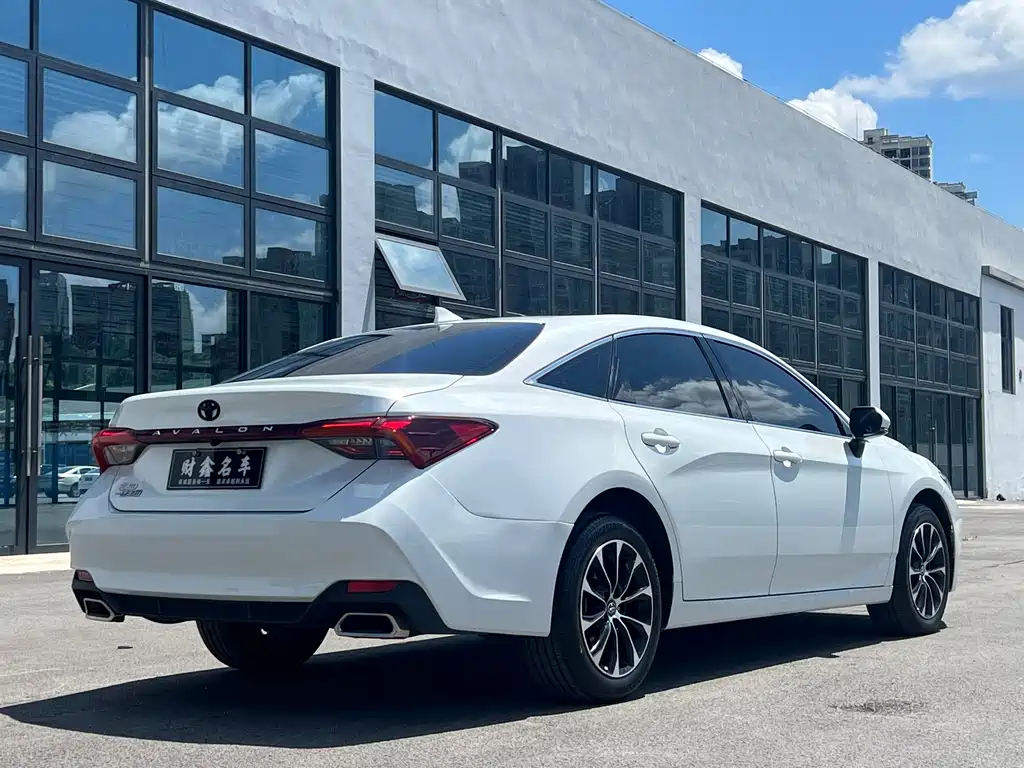 Toyota Avalon 2023 — фото 10