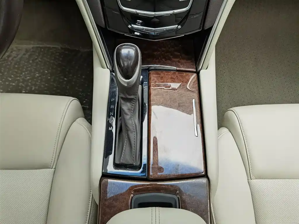 Cadillac XTS 2017 — фото 13