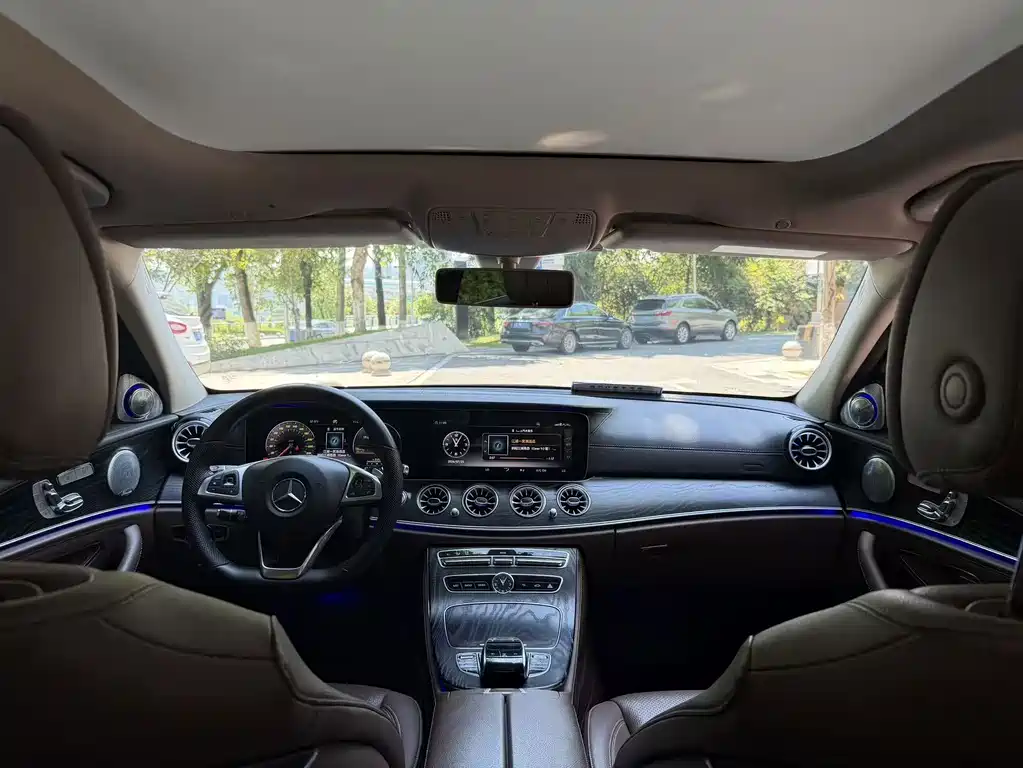 Mercedes-Benz E-Class 2018 — фото 10
