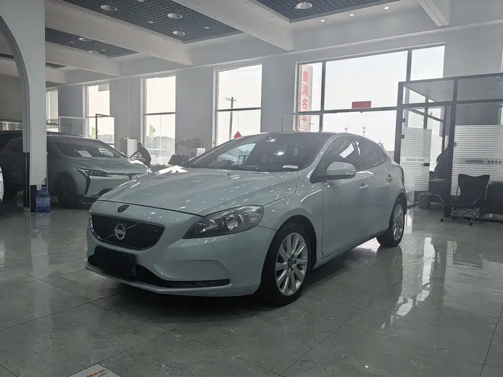 Volvo V40 2013