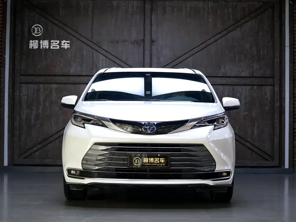 Toyota Sienna 2022 — фото 2