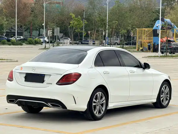 Mercedes-Benz C-Class 2021