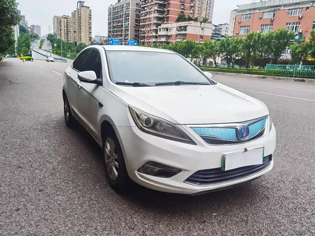 Changan Eado New Energy 2018 — фото 3