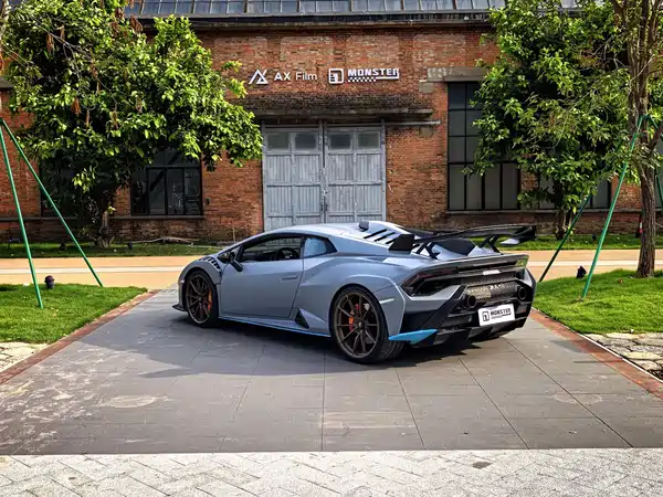 Lamborghini Huracan 2021
