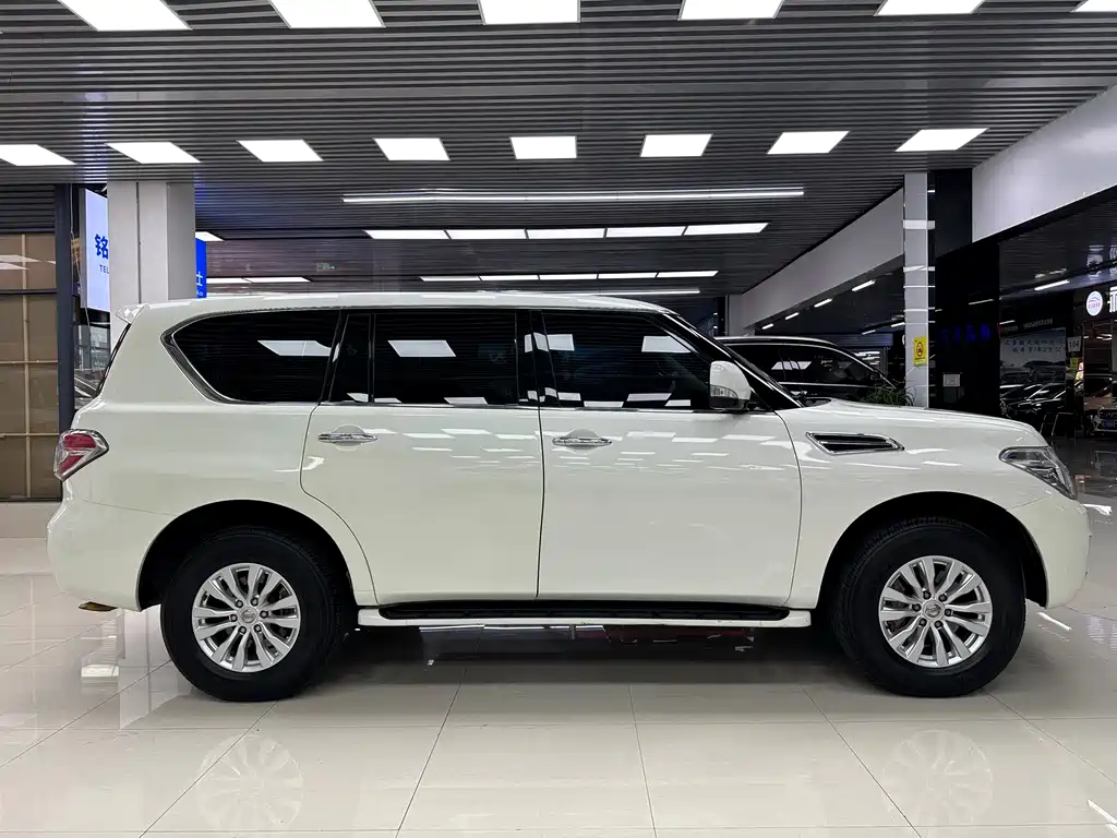 Nissan Patrol 2017 — фото 8