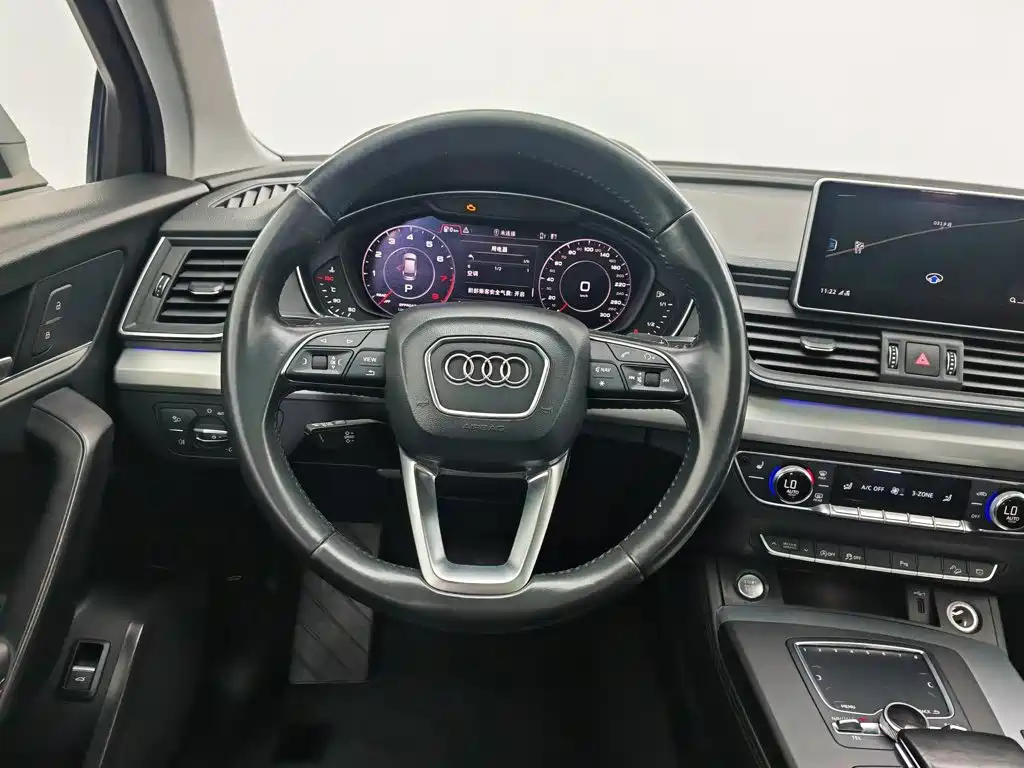 Audi Q5L 2020 — фото 11