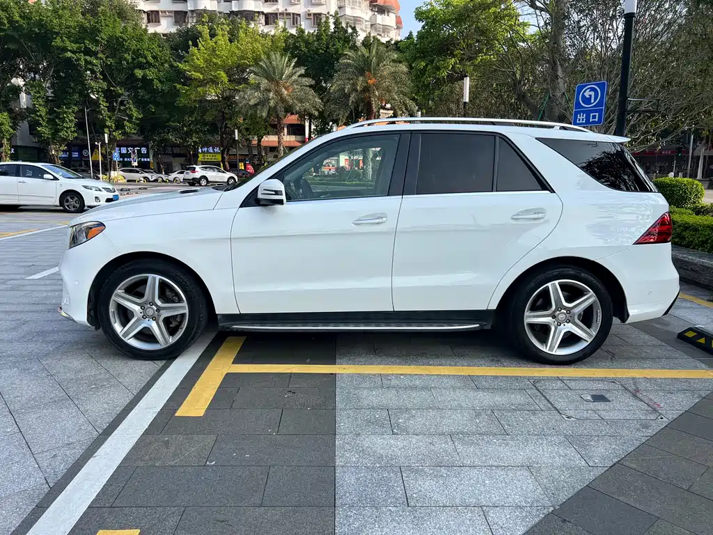 Mercedes-Benz GLE 2016 — фото 4